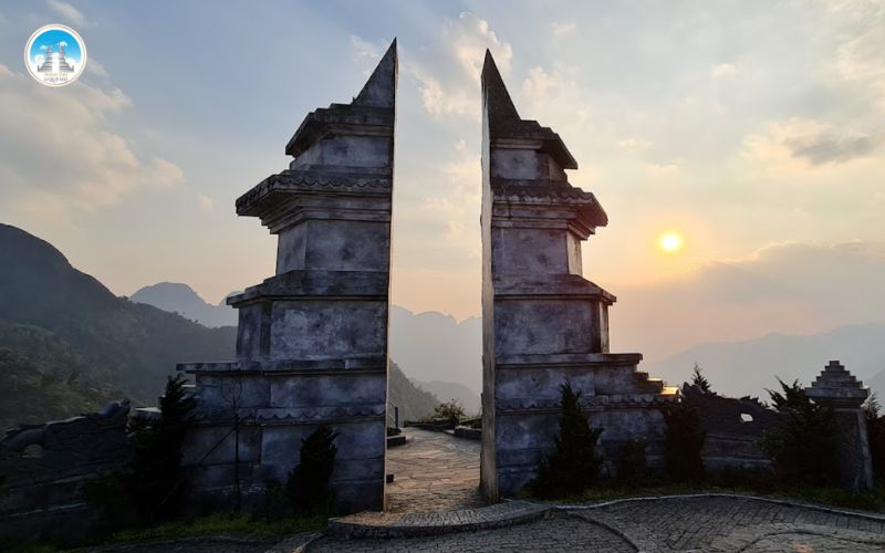 Cổng trời Ô Quy Hồ điểm sống ảo biểu tượng trên đỉnh mây